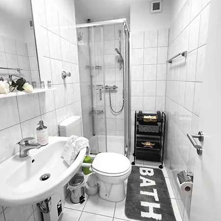 Vaz Apartments Essen, Kueche, Wlan, Tv, Netflix, Ca 15 Min Messe U Hbf Exterior foto