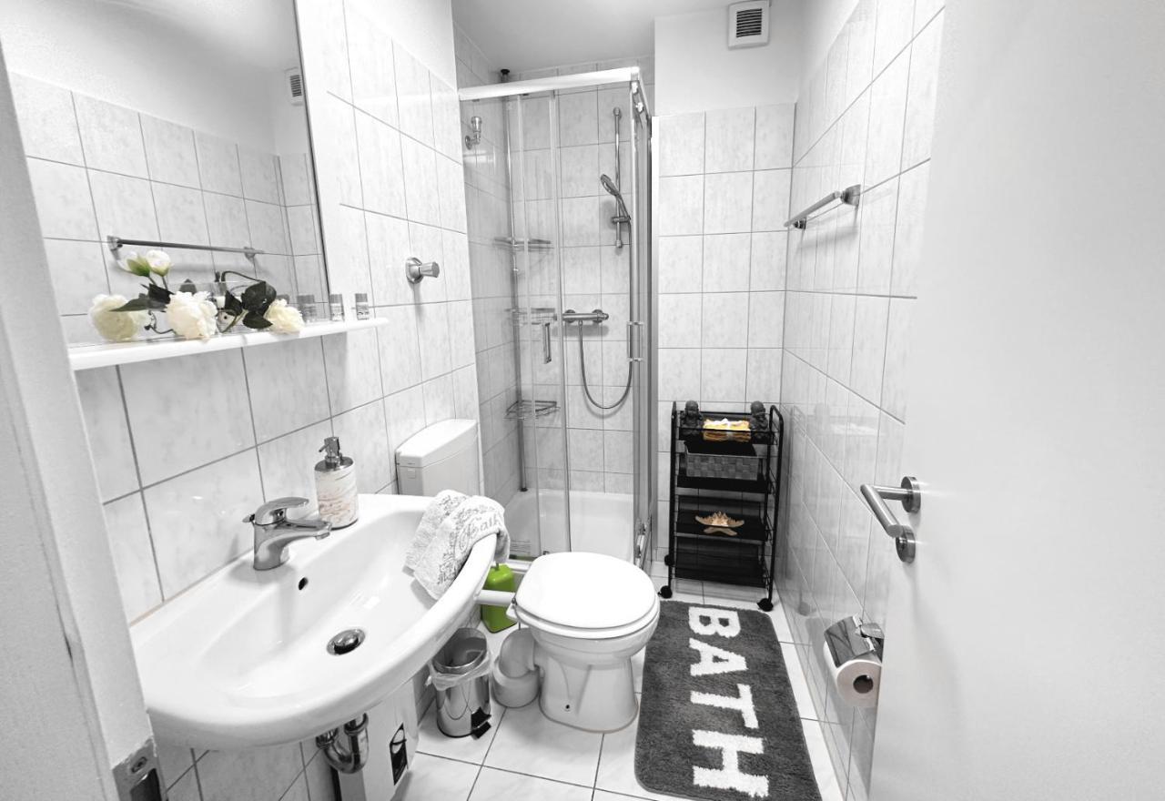 Vaz Essen, Kueche, Wlan, Tv, Netflix, Ca 15 Min Messe U Hbf Apartment Essen